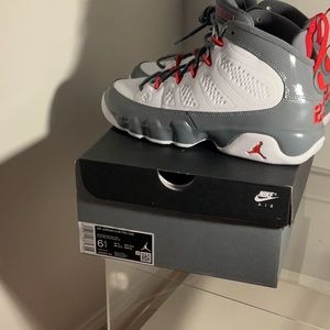 Air Jordan 9 Retro (GS) 6.5 Y White Fire Red Cool Grey Size 6.5 New Boys Girls